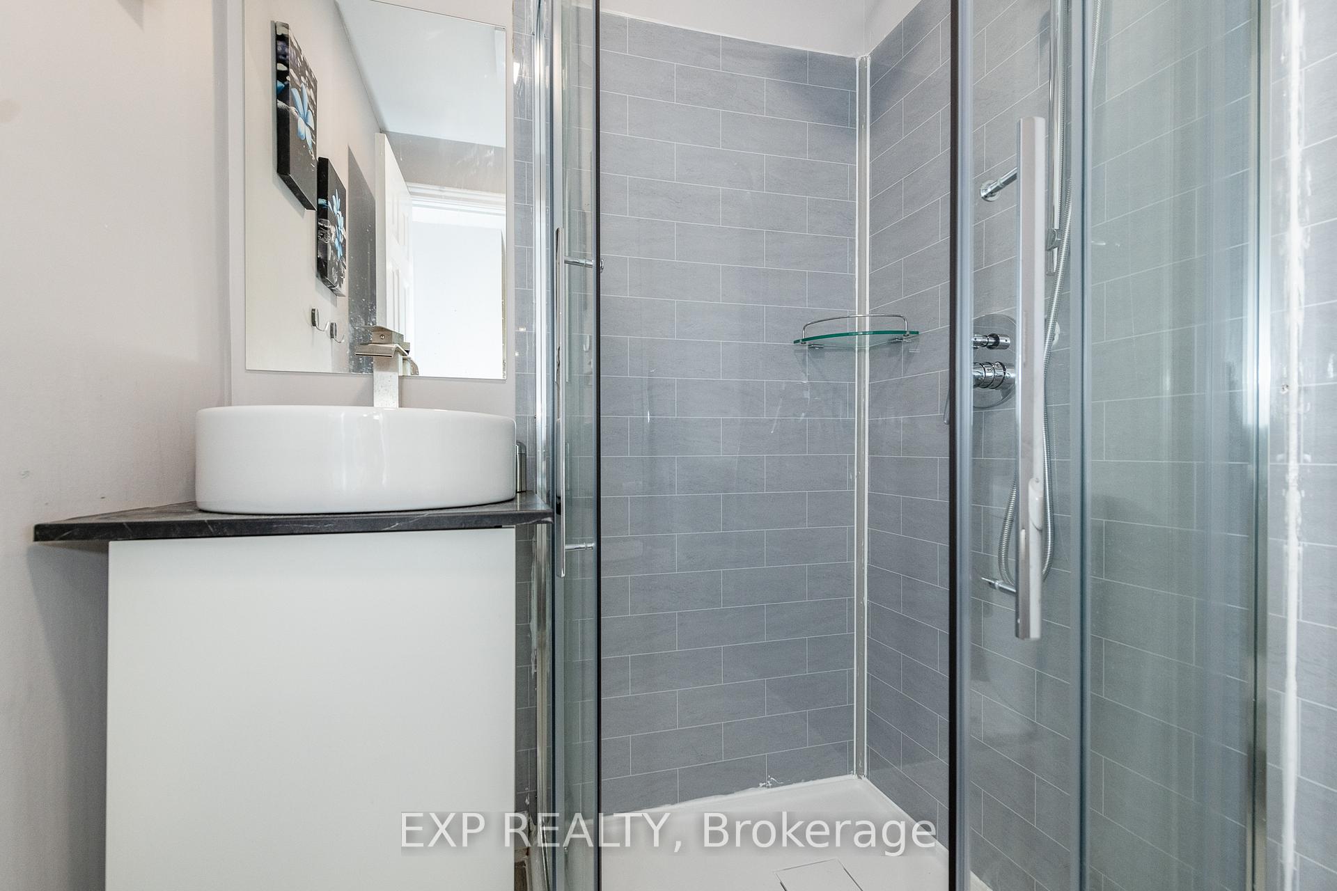 Photo 16 of 22 Burnetts Grove Circle S, Ottawa, Barrhaven - Pheasant Run — HOMEH