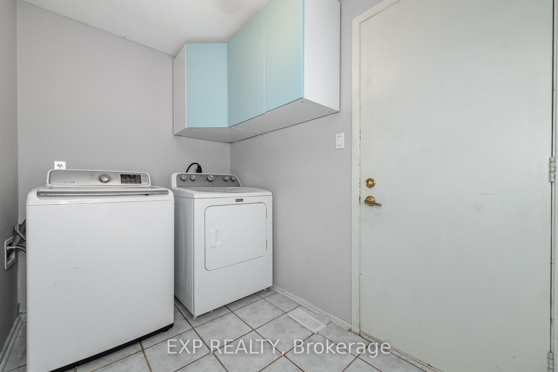 Photo 17 of 22 Burnetts Grove Circle S, Ottawa, Barrhaven - Pheasant Run — HOMEH