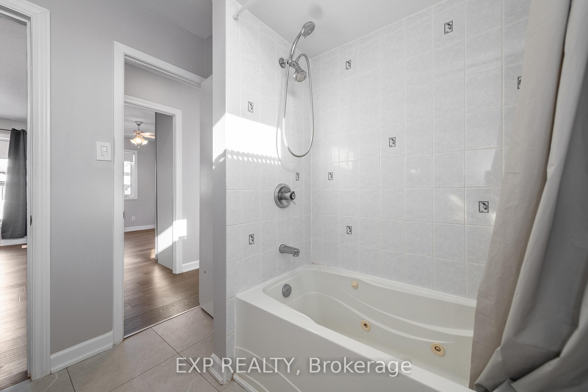 Photo 22 of 22 Burnetts Grove Circle S, Ottawa, Barrhaven - Pheasant Run — HOMEH