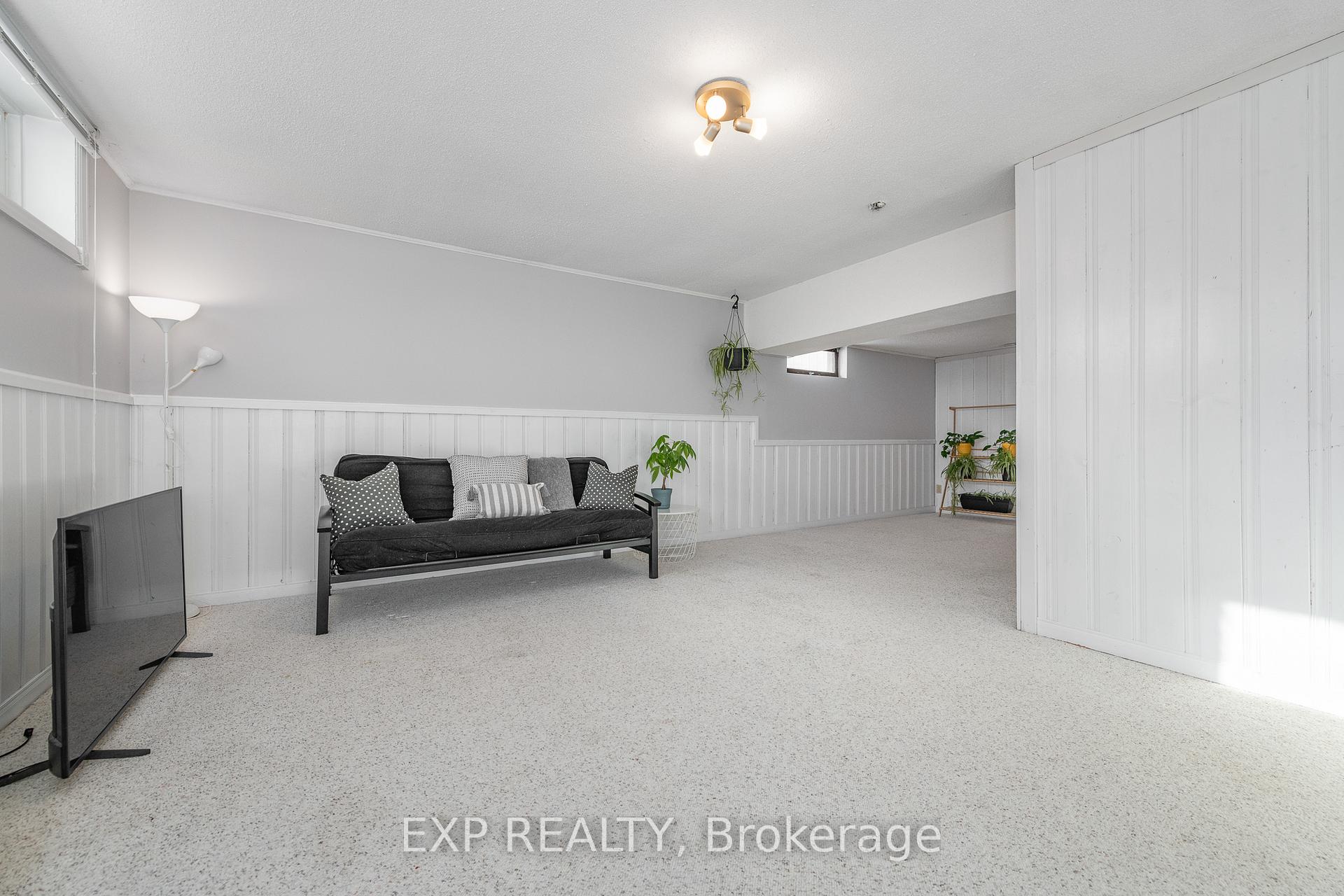 Photo 25 of 22 Burnetts Grove Circle S, Ottawa, Barrhaven - Pheasant Run — HOMEH