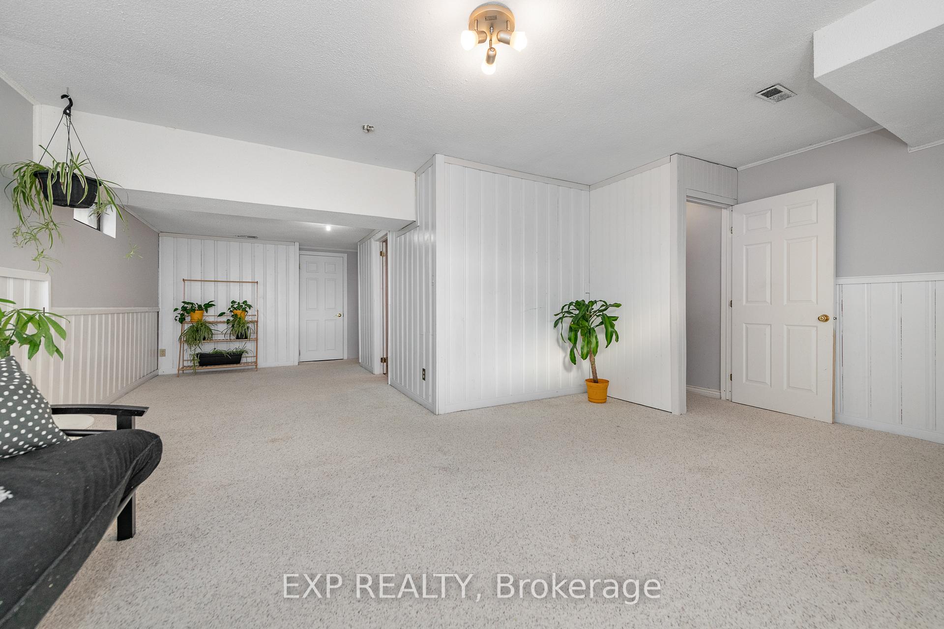 Photo 26 of 22 Burnetts Grove Circle S, Ottawa, Barrhaven - Pheasant Run — HOMEH