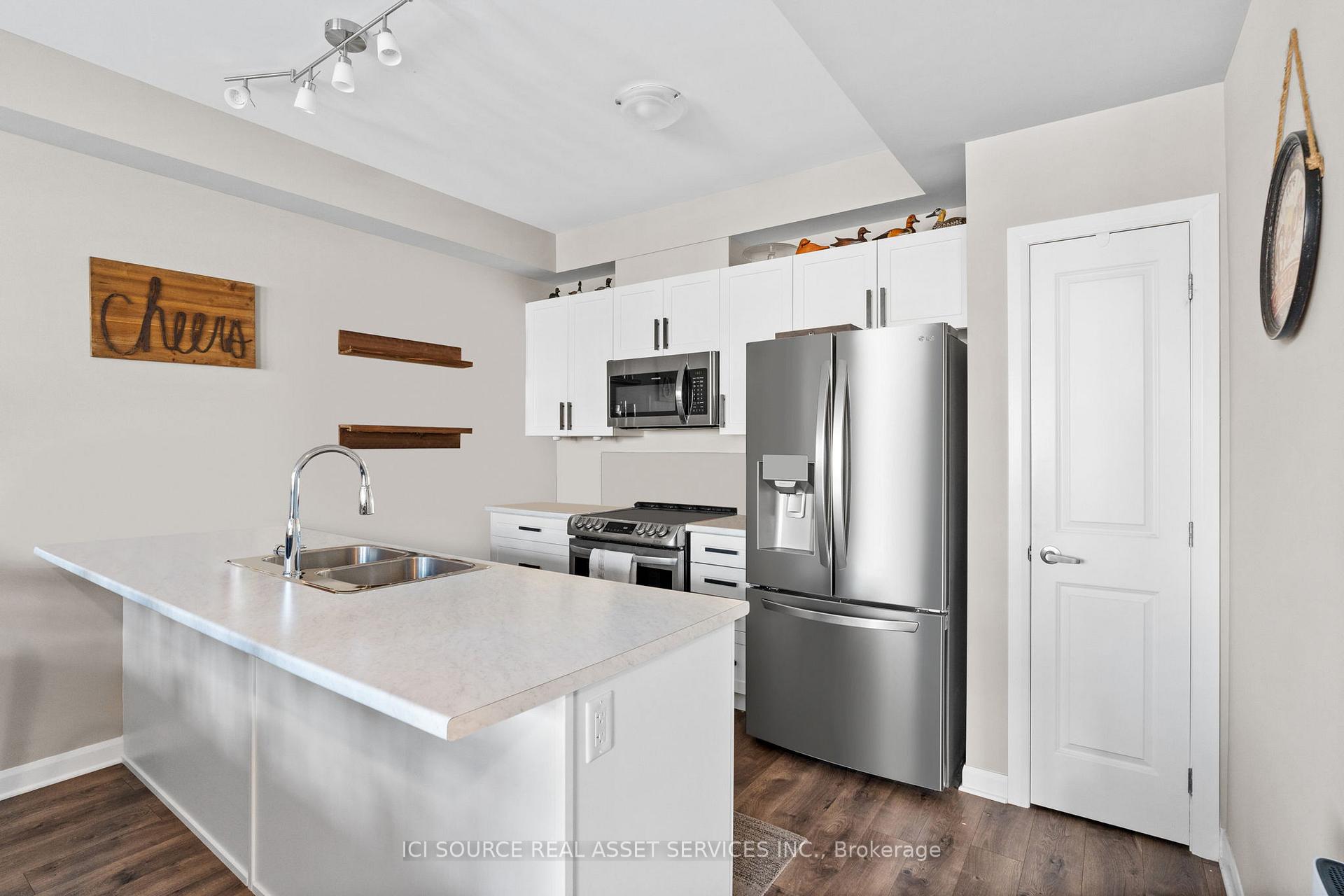 Photo 8 of 207 Liebe Terrace, Ottawa, Barrhaven - Heritage Park — HOMEH