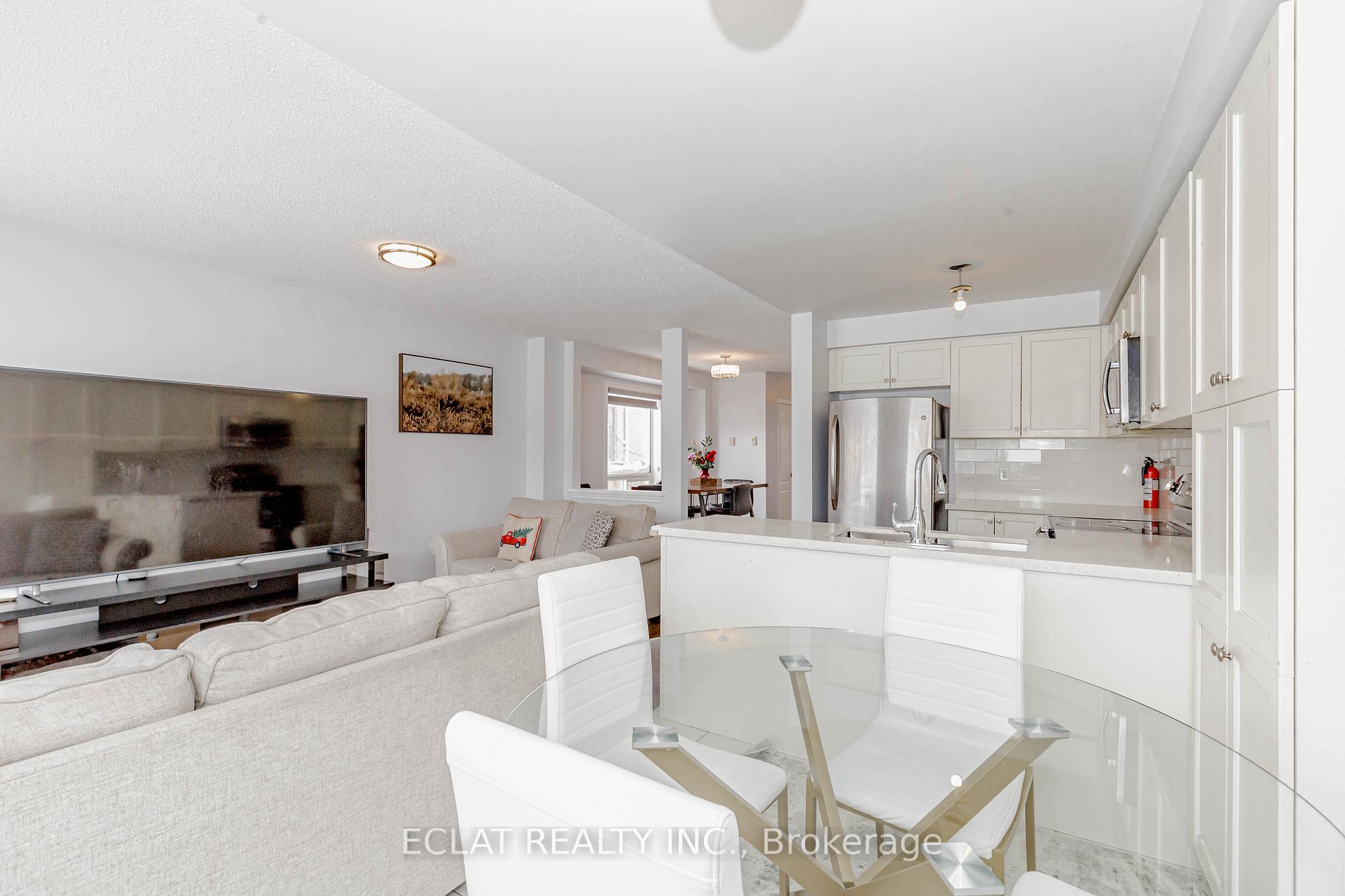 Photo 7 of 12 Lancaster Court, Barrie, Innis-Shore — HOMEH