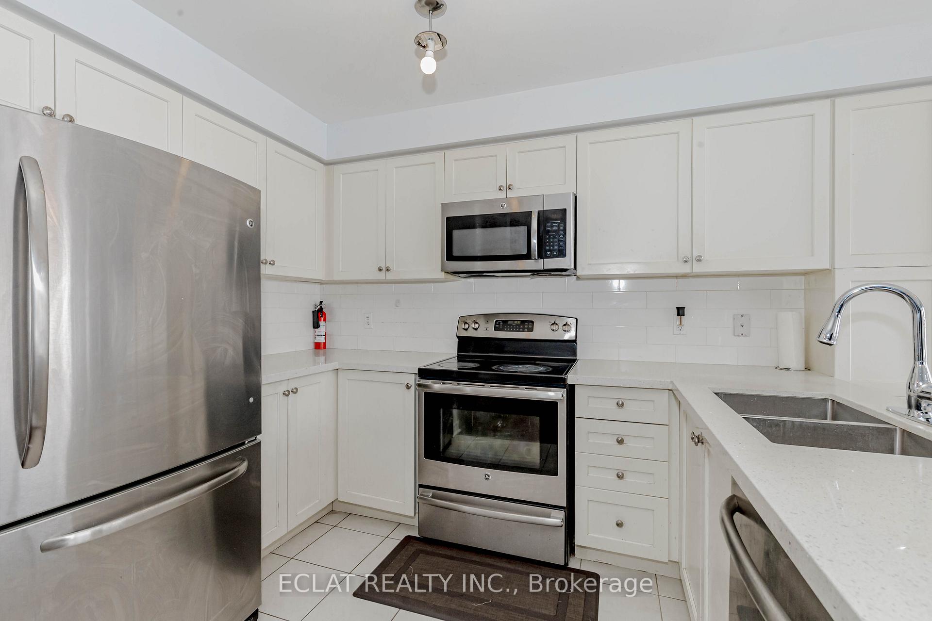 Photo 9 of 12 Lancaster Court, Barrie, Innis-Shore — HOMEH