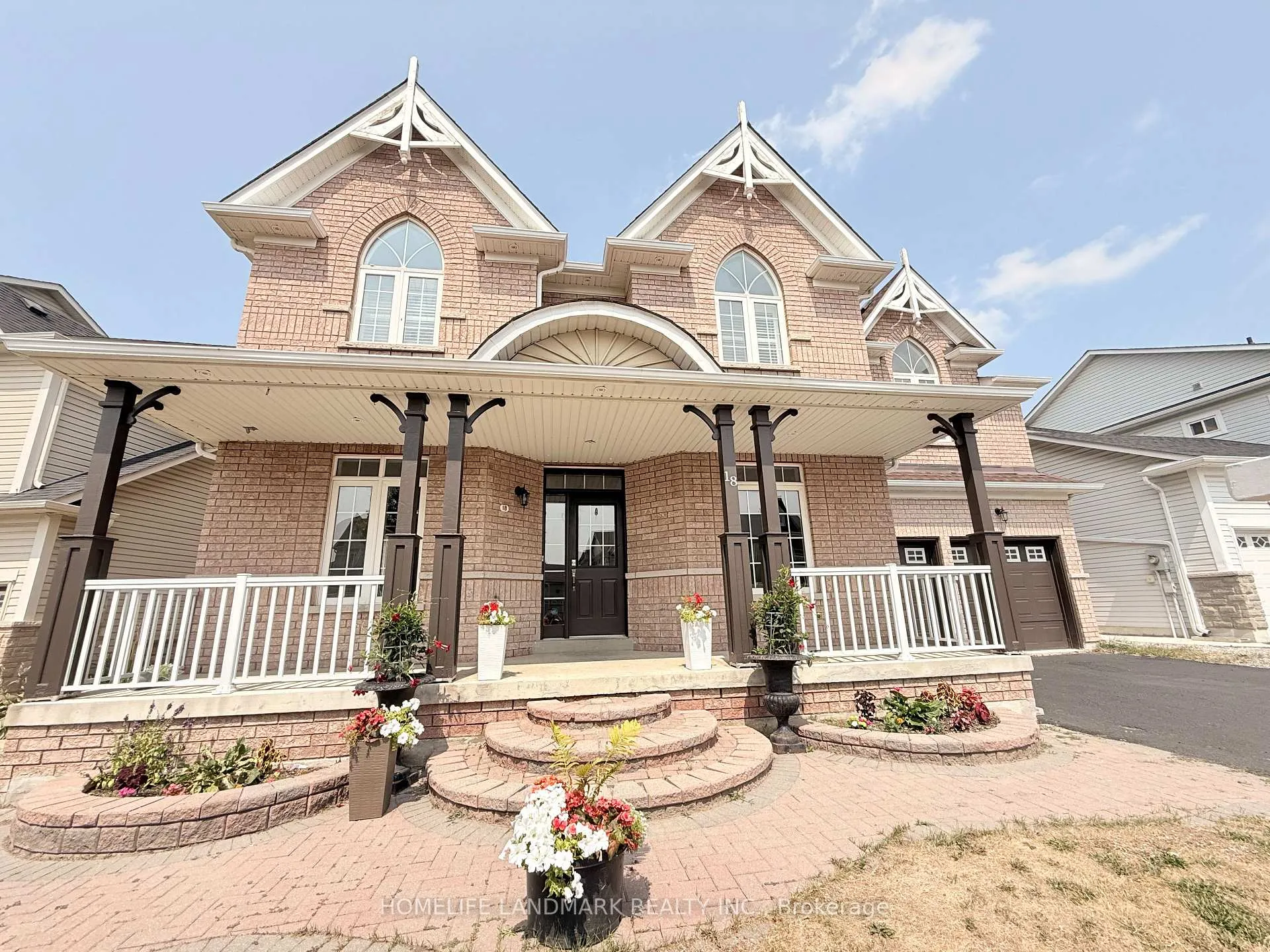 Photo 4 of 18 The Queensway, Barrie, Innis-Shore — HOMEH