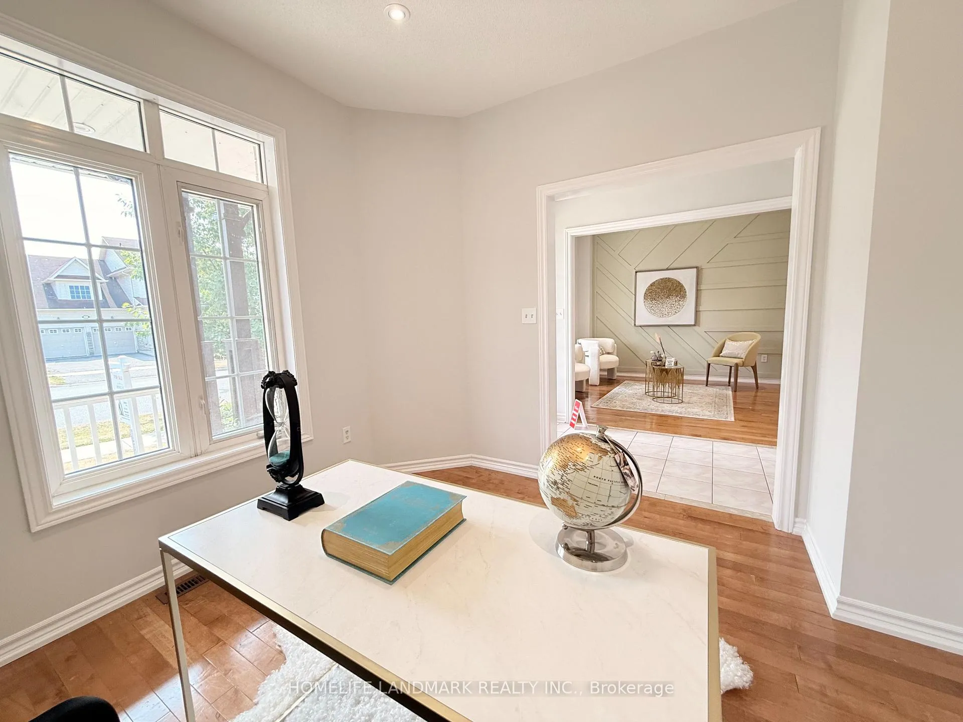 Photo 14 of 18 The Queensway, Barrie, Innis-Shore — HOMEH