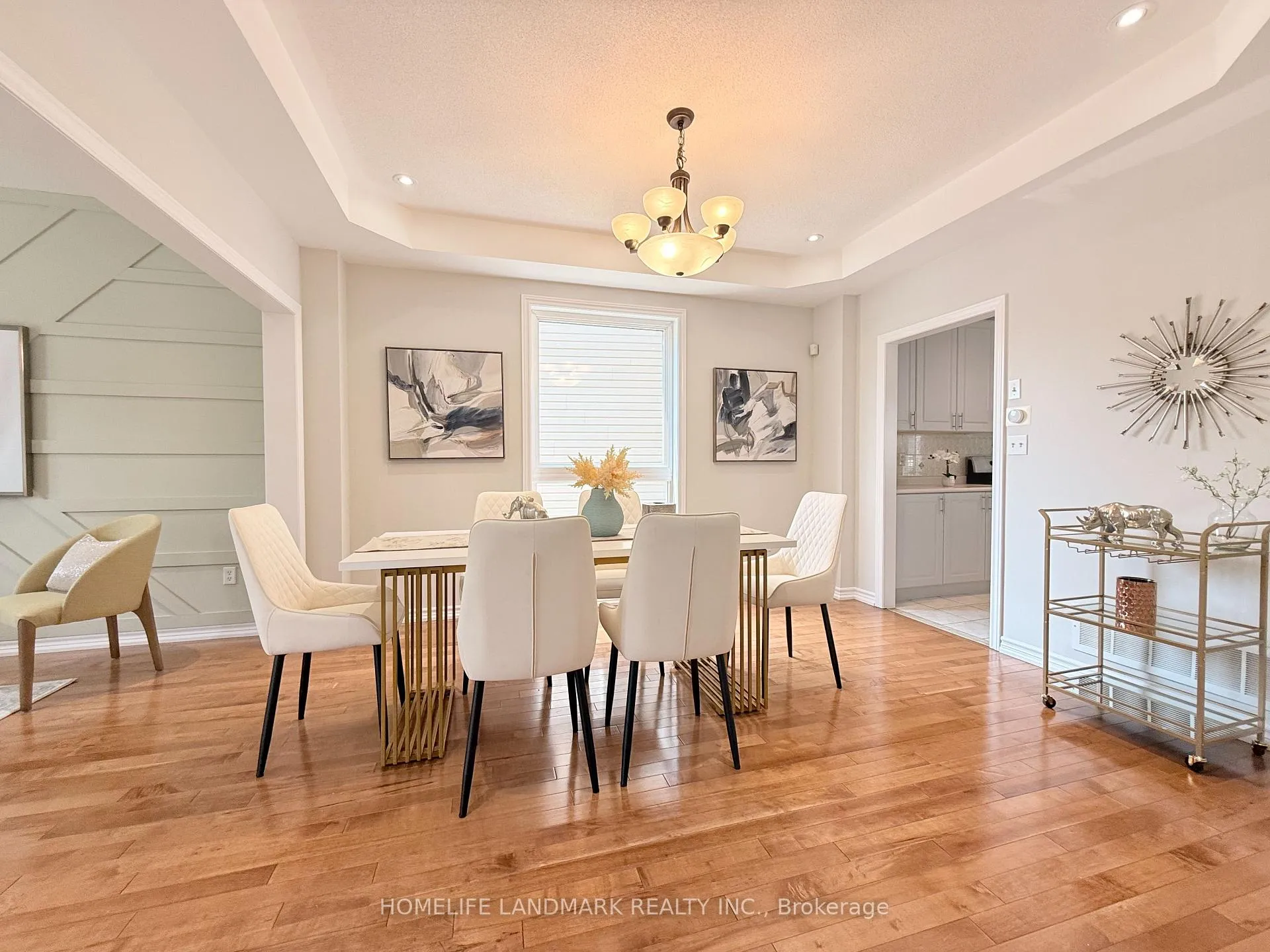 Photo 17 of 18 The Queensway, Barrie, Innis-Shore — HOMEH