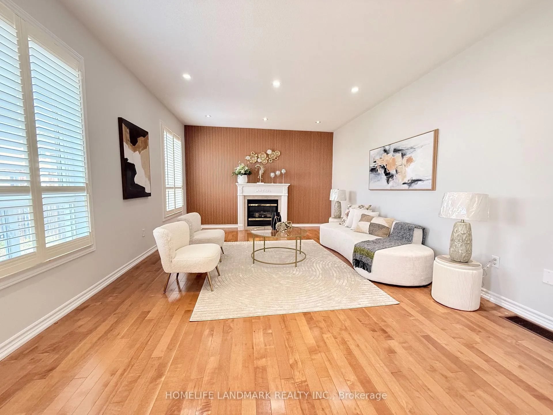 Photo 37 of 18 The Queensway, Barrie, Innis-Shore — HOMEH