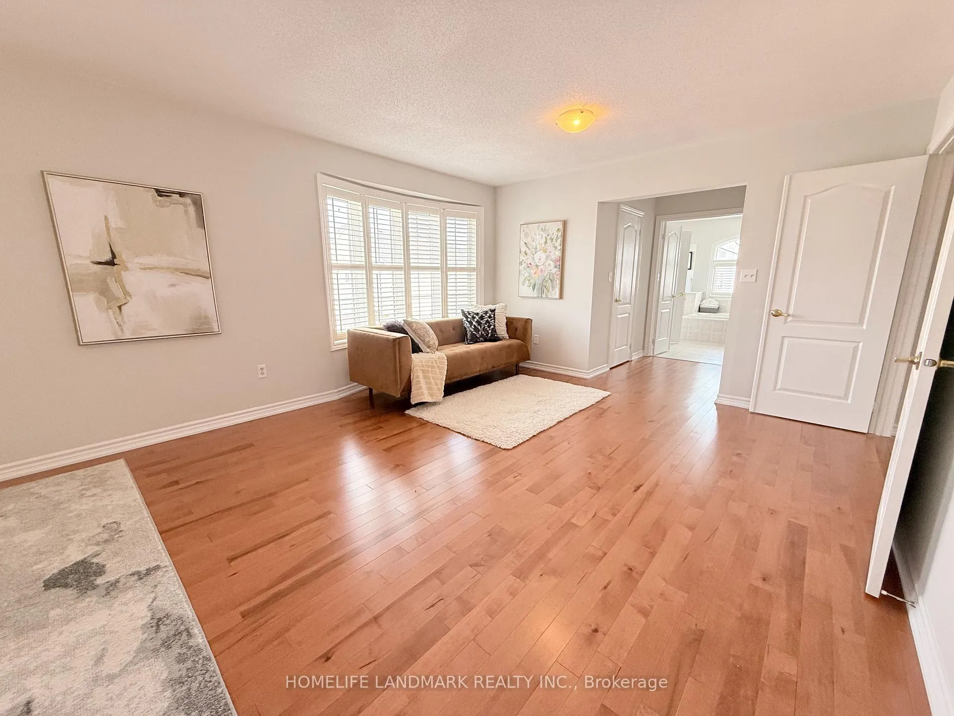 Photo 46 of 18 The Queensway, Barrie, Innis-Shore — HOMEH