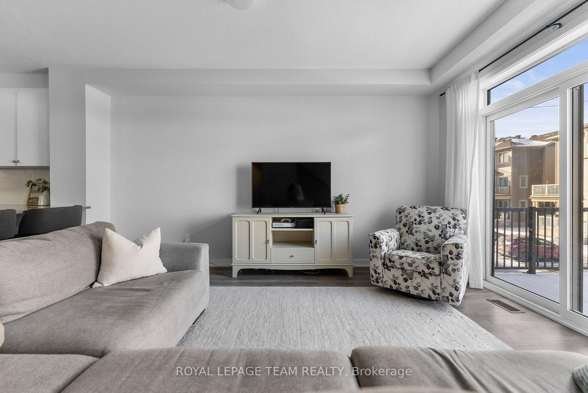 Photo 19 of 326 Olivenite Private, Ottawa, Barrhaven - Heritage Park — HOMEH