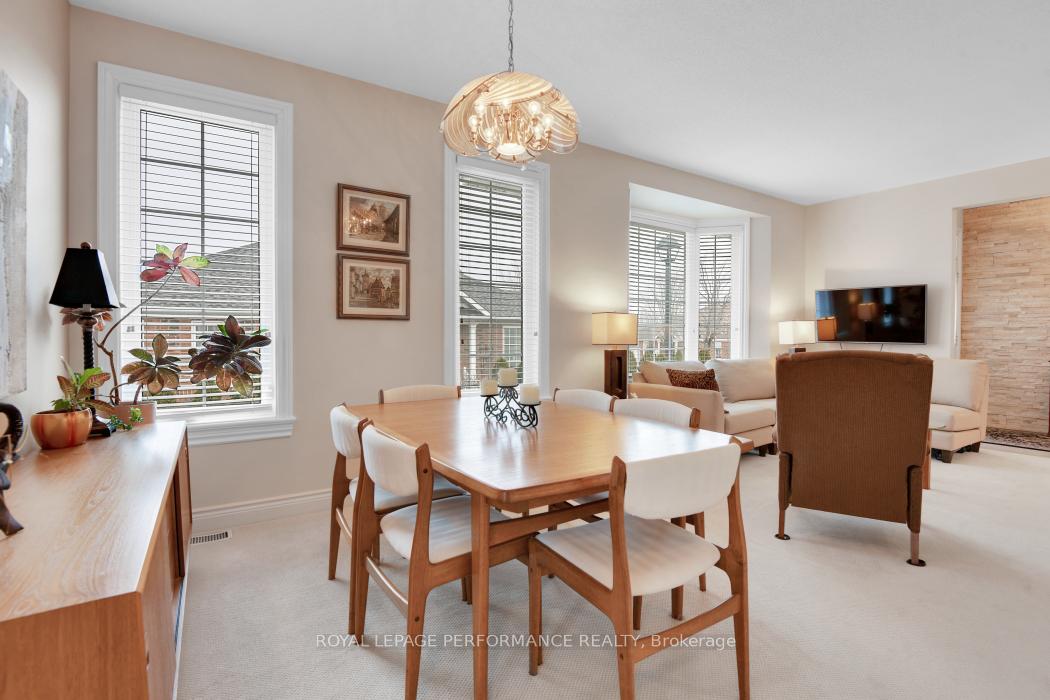 Photo 9 of 242 Cairnsmore Circle, Ottawa, Barrhaven - Stonebridge — HOMEH