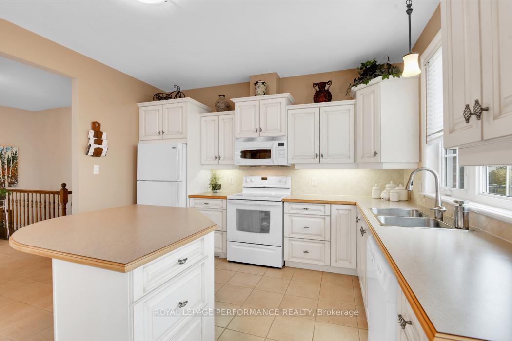Photo 11 of 242 Cairnsmore Circle, Ottawa, Barrhaven - Stonebridge — HOMEH