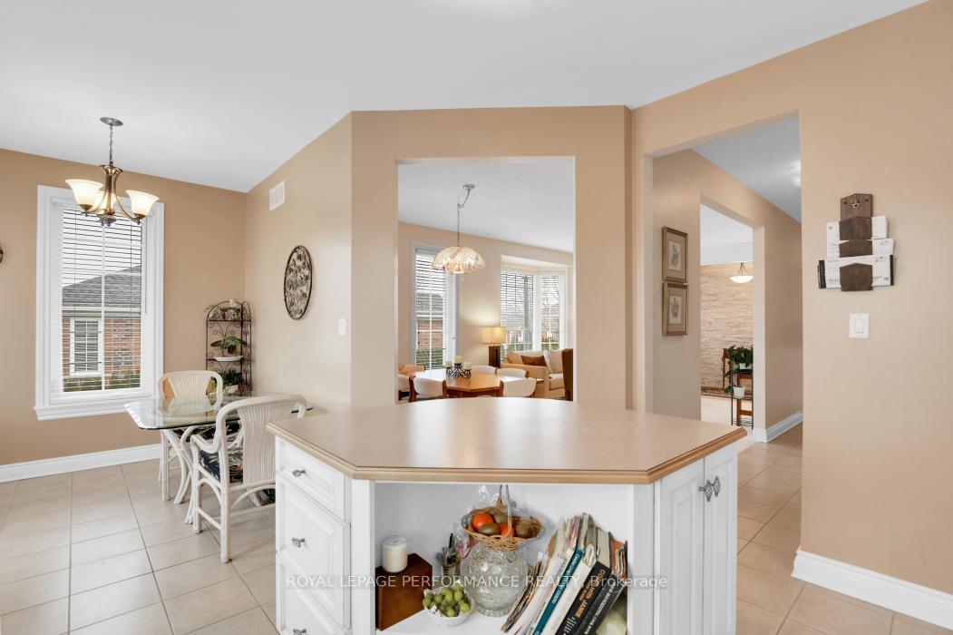 Photo 13 of 242 Cairnsmore Circle, Ottawa, Barrhaven - Stonebridge — HOMEH