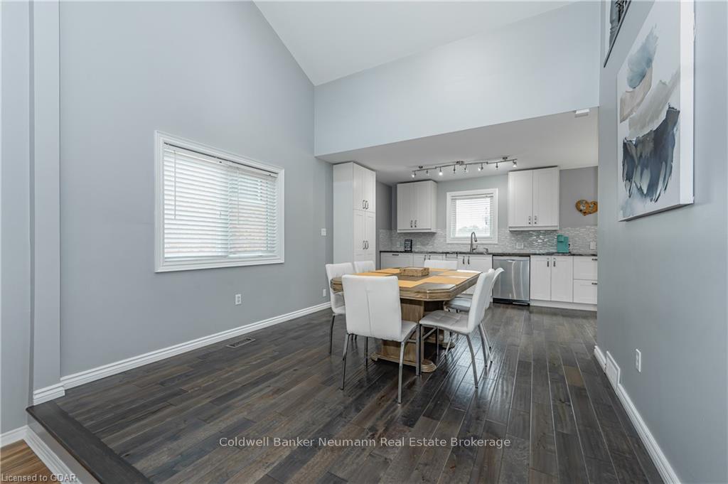 Photo 10 of 104 Pinnacle Crescent, Guelph, Willow West/Sugarbush/West Acres — HOMEH