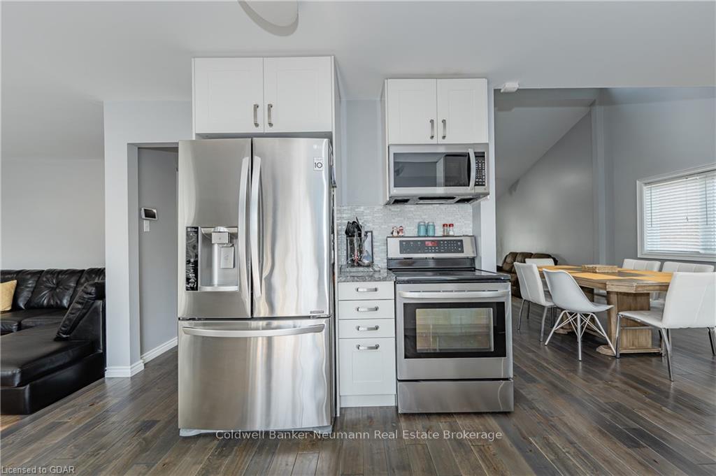 Photo 15 of 104 Pinnacle Crescent, Guelph, Willow West/Sugarbush/West Acres — HOMEH