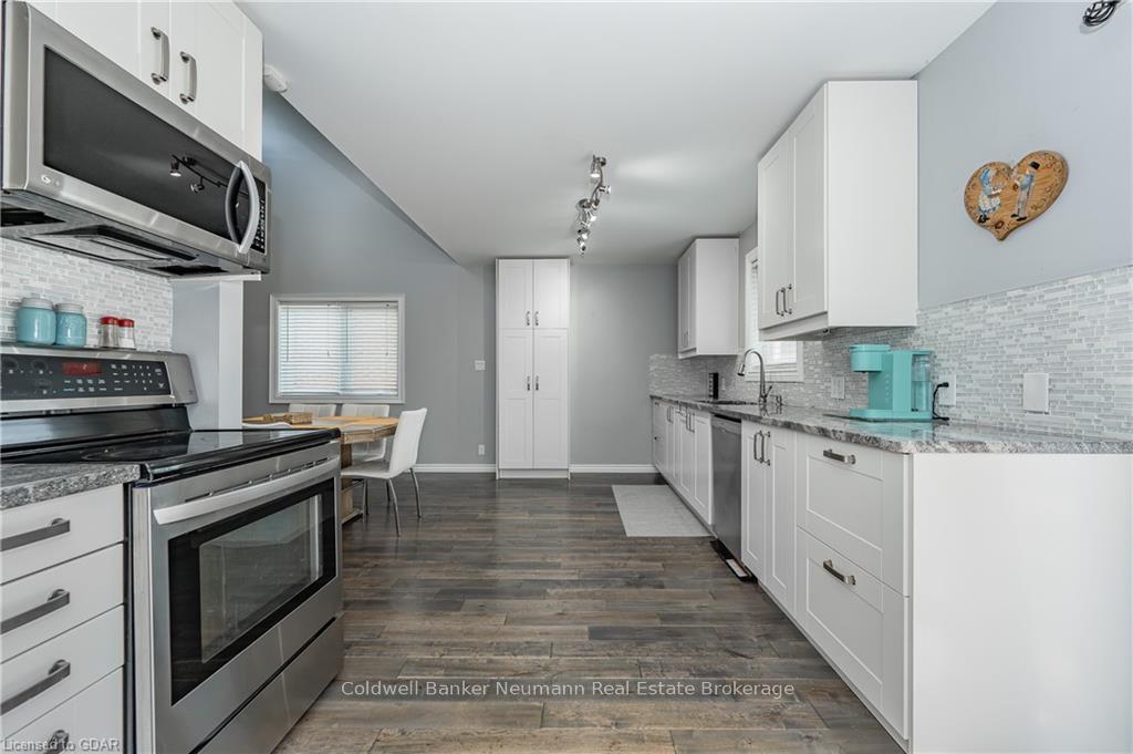 Photo 16 of 104 Pinnacle Crescent, Guelph, Willow West/Sugarbush/West Acres — HOMEH