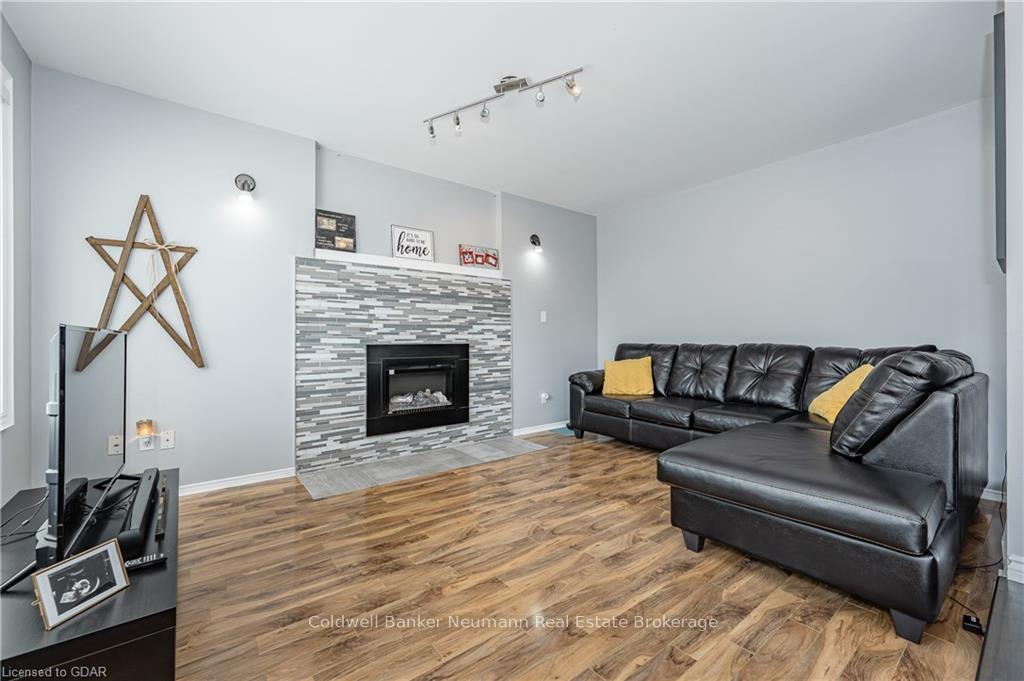 Photo 17 of 104 Pinnacle Crescent, Guelph, Willow West/Sugarbush/West Acres — HOMEH