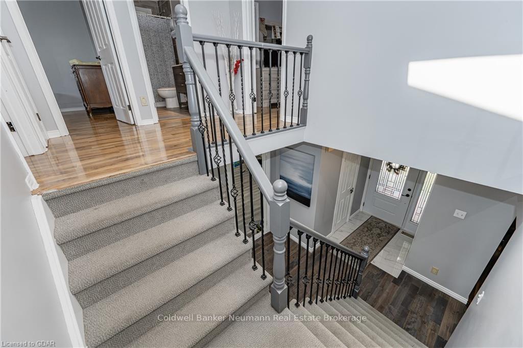 Photo 23 of 104 Pinnacle Crescent, Guelph, Willow West/Sugarbush/West Acres — HOMEH