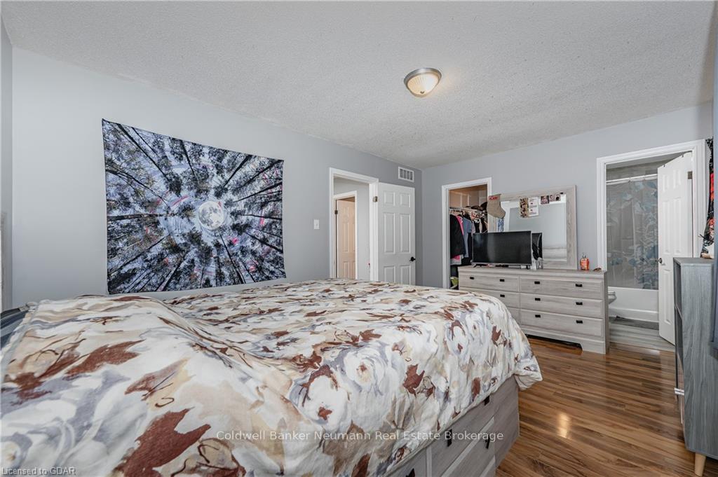 Photo 26 of 104 Pinnacle Crescent, Guelph, Willow West/Sugarbush/West Acres — HOMEH
