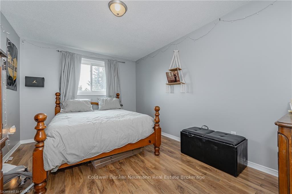 Photo 28 of 104 Pinnacle Crescent, Guelph, Willow West/Sugarbush/West Acres — HOMEH