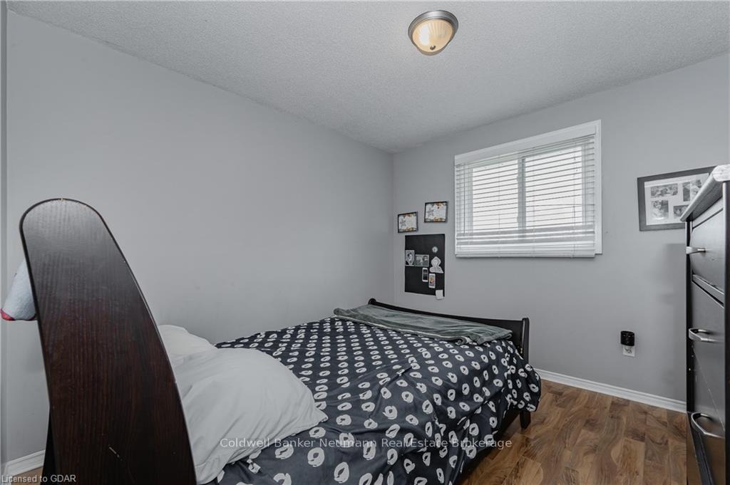 Photo 30 of 104 Pinnacle Crescent, Guelph, Willow West/Sugarbush/West Acres — HOMEH