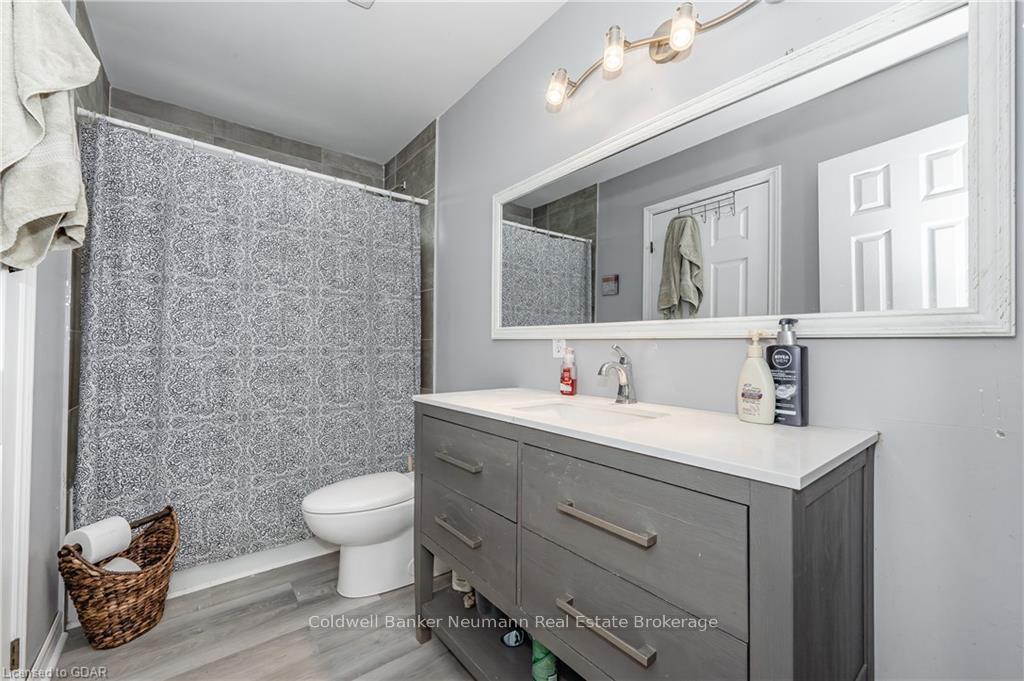Photo 32 of 104 Pinnacle Crescent, Guelph, Willow West/Sugarbush/West Acres — HOMEH