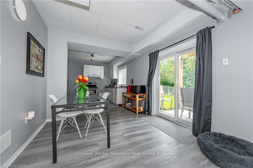Photo 33 of 104 Pinnacle Crescent, Guelph, Willow West/Sugarbush/West Acres — HOMEH
