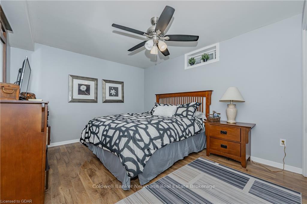 Photo 37 of 104 Pinnacle Crescent, Guelph, Willow West/Sugarbush/West Acres — HOMEH