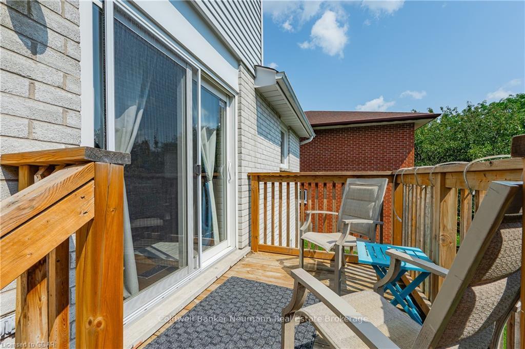 Photo 39 of 104 Pinnacle Crescent, Guelph, Willow West/Sugarbush/West Acres — HOMEH