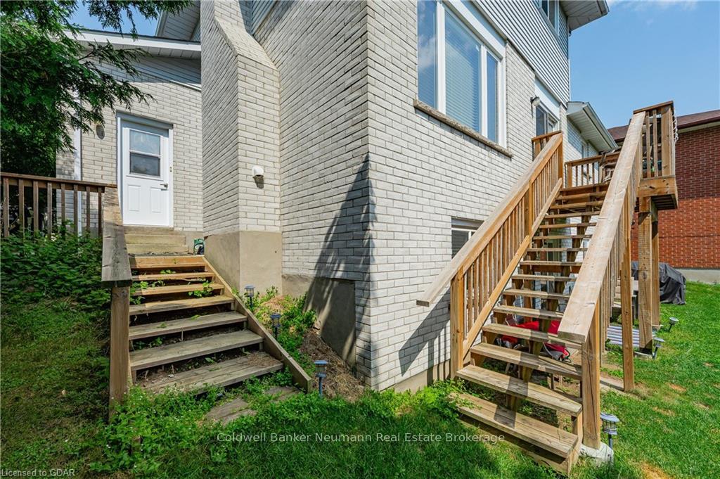 Photo 43 of 104 Pinnacle Crescent, Guelph, Willow West/Sugarbush/West Acres — HOMEH