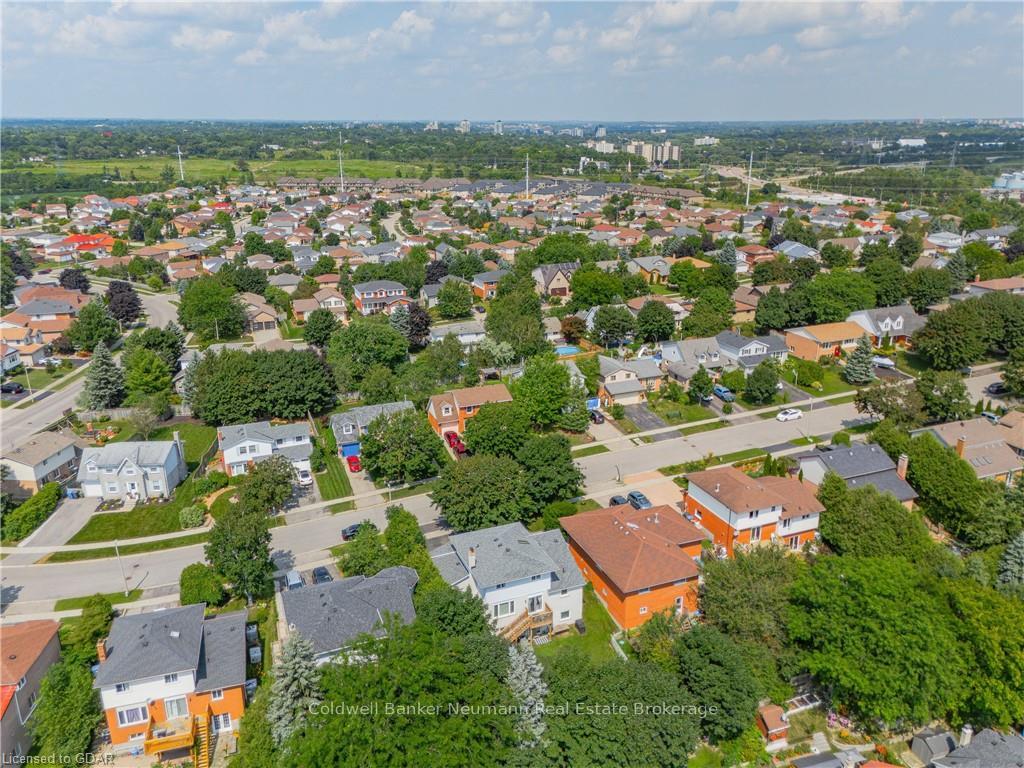 Photo 50 of 104 Pinnacle Crescent, Guelph, Willow West/Sugarbush/West Acres — HOMEH