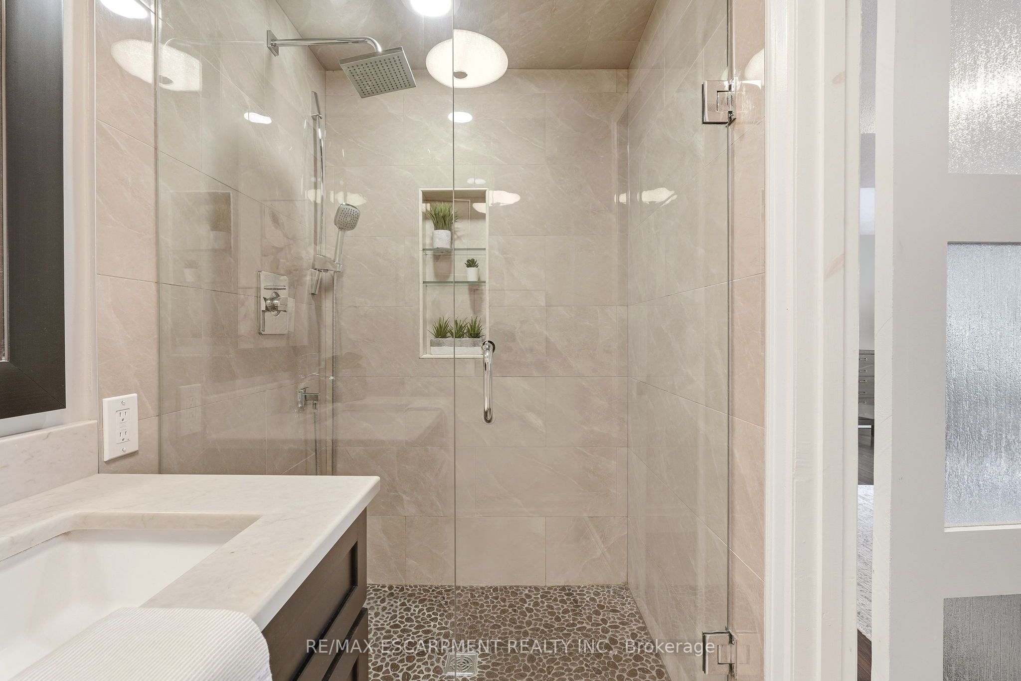 Photo 56 of 1189 Britannia Road, Burlington, Rural Burlington — HOMEH