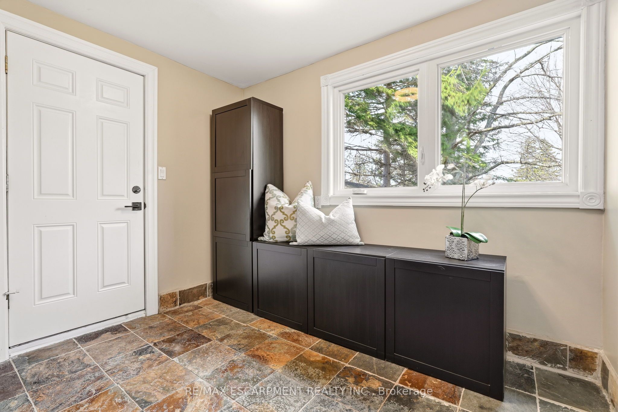 Photo 57 of 1189 Britannia Road, Burlington, Rural Burlington — HOMEH