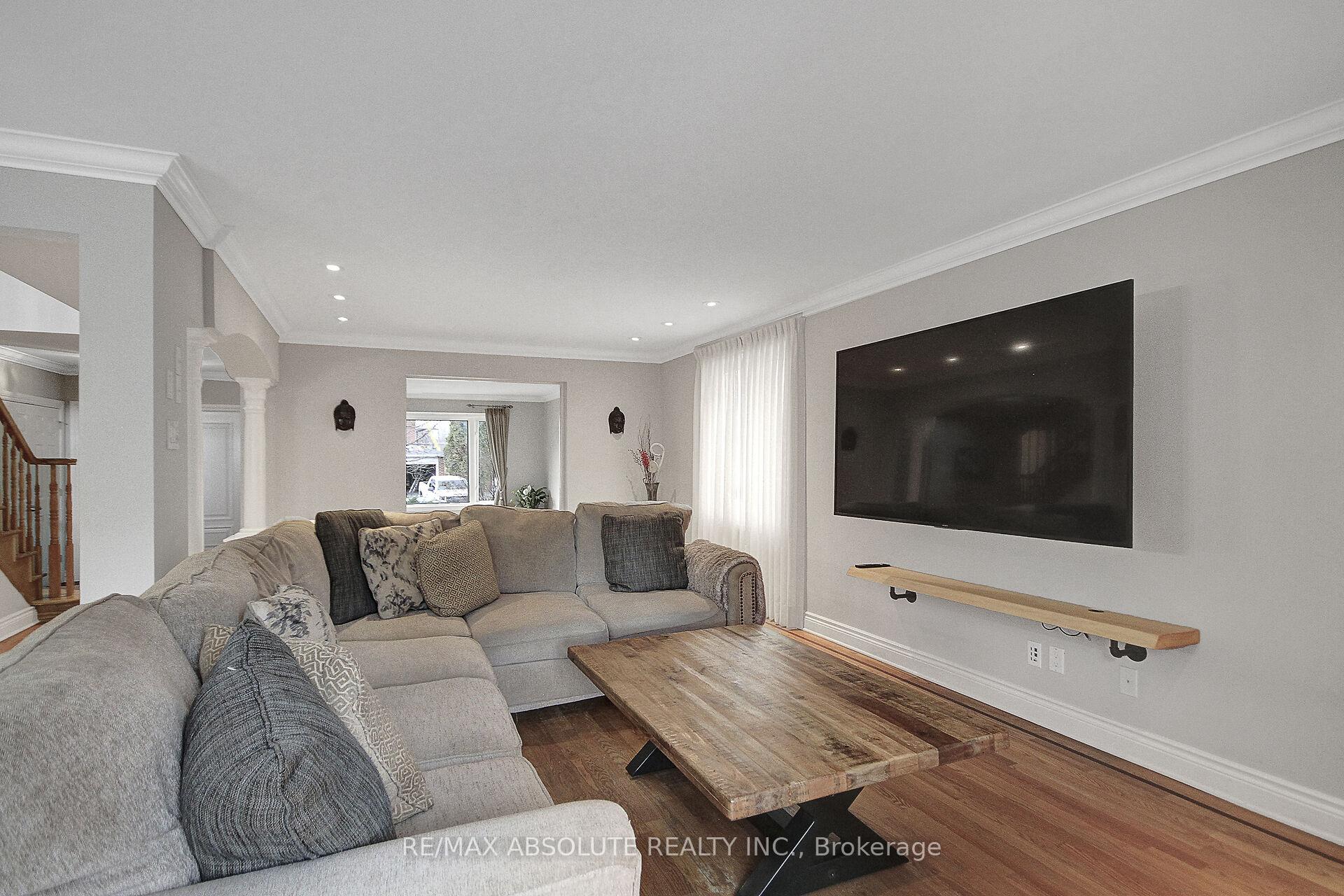 Photo 11 of 10 Wellfleet Crescent, Ottawa, Barrhaven - Cedargrove/Fraserdale — HOMEH