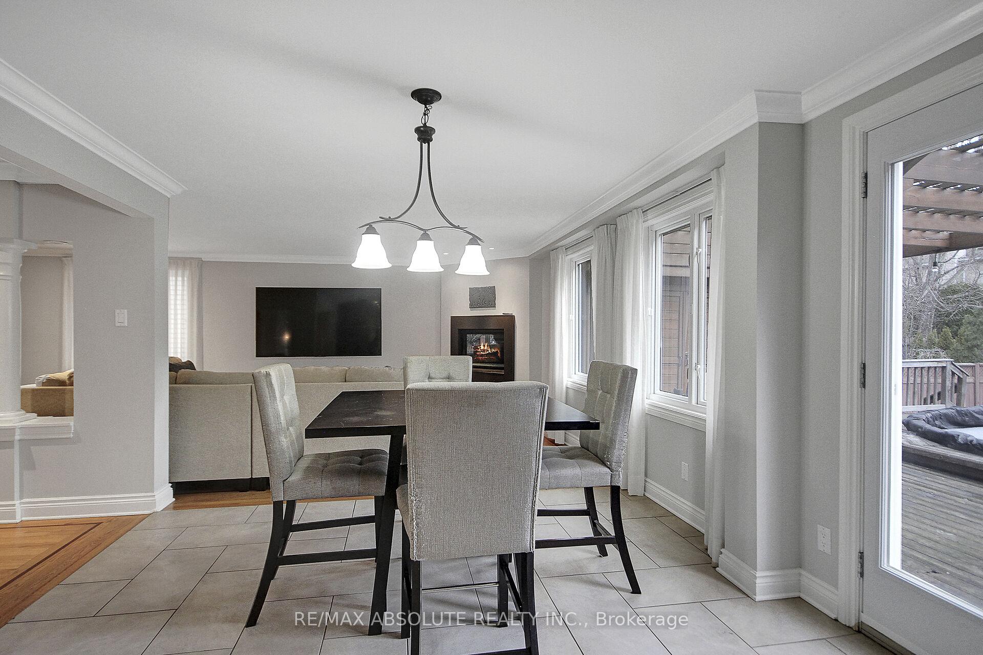 Photo 14 of 10 Wellfleet Crescent, Ottawa, Barrhaven - Cedargrove/Fraserdale — HOMEH