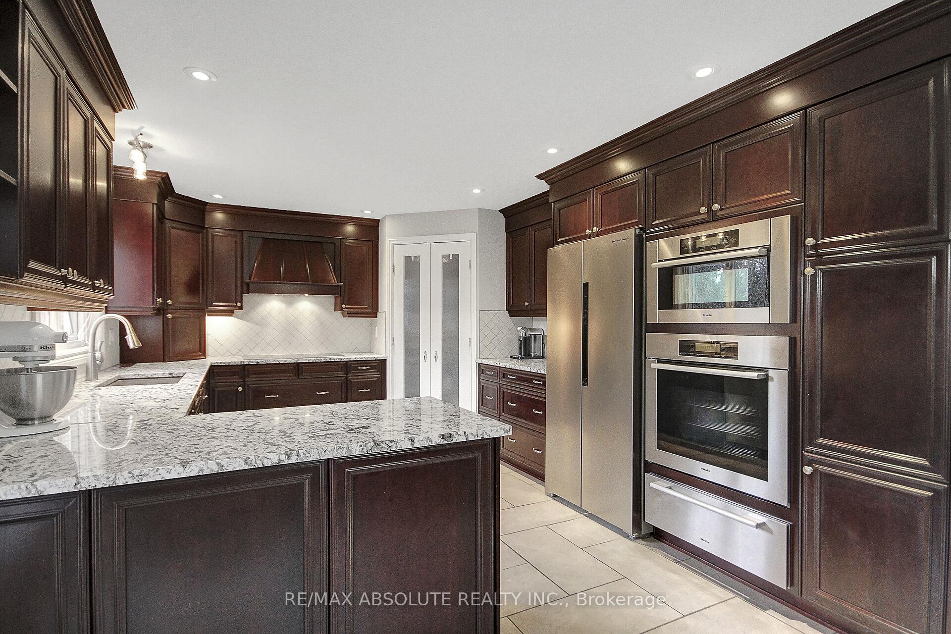 Photo 16 of 10 Wellfleet Crescent, Ottawa, Barrhaven - Cedargrove/Fraserdale — HOMEH