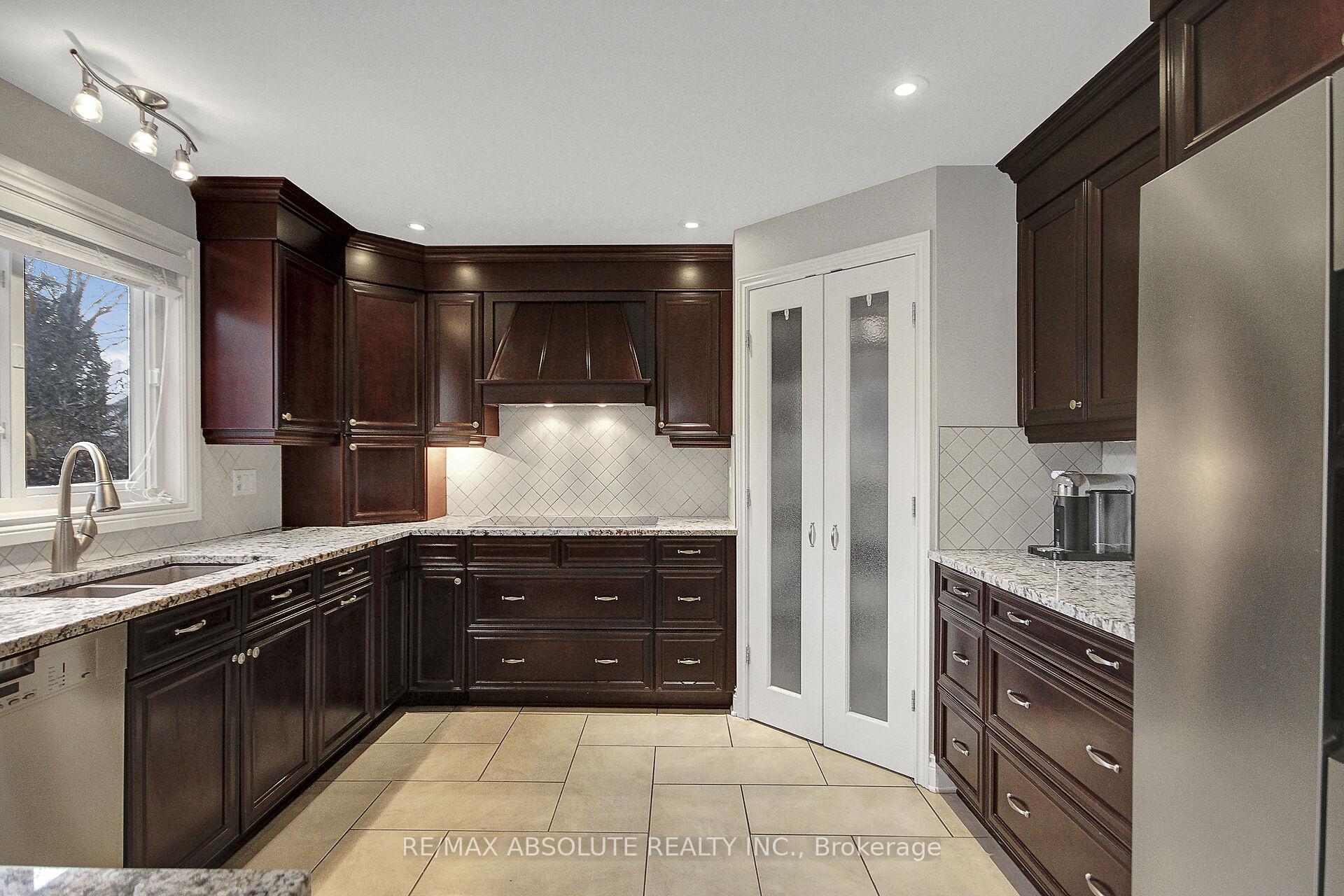 Photo 17 of 10 Wellfleet Crescent, Ottawa, Barrhaven - Cedargrove/Fraserdale — HOMEH