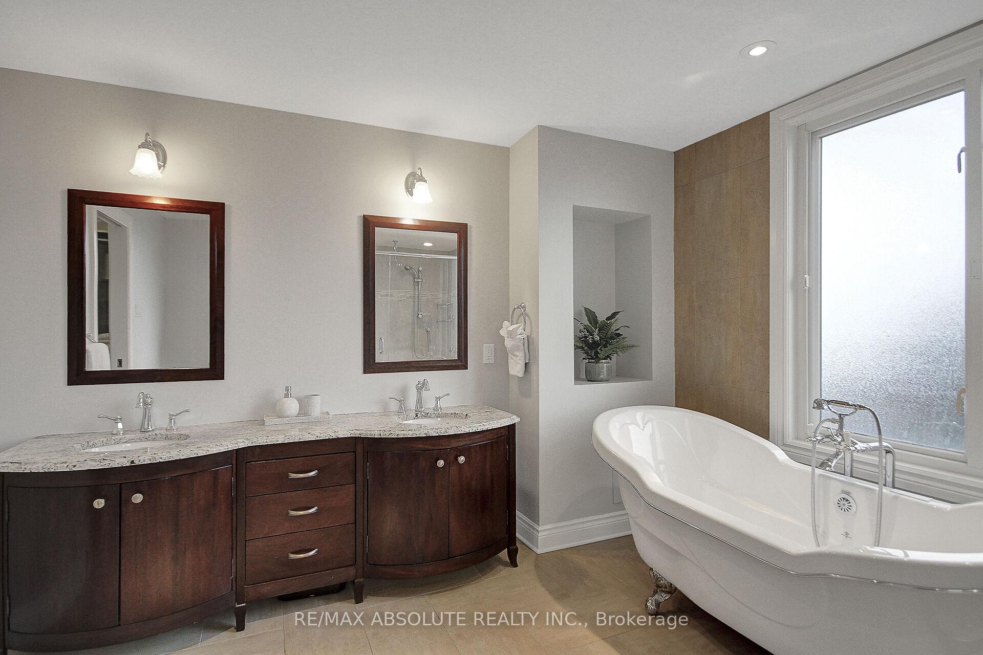 Photo 33 of 10 Wellfleet Crescent, Ottawa, Barrhaven - Cedargrove/Fraserdale — HOMEH