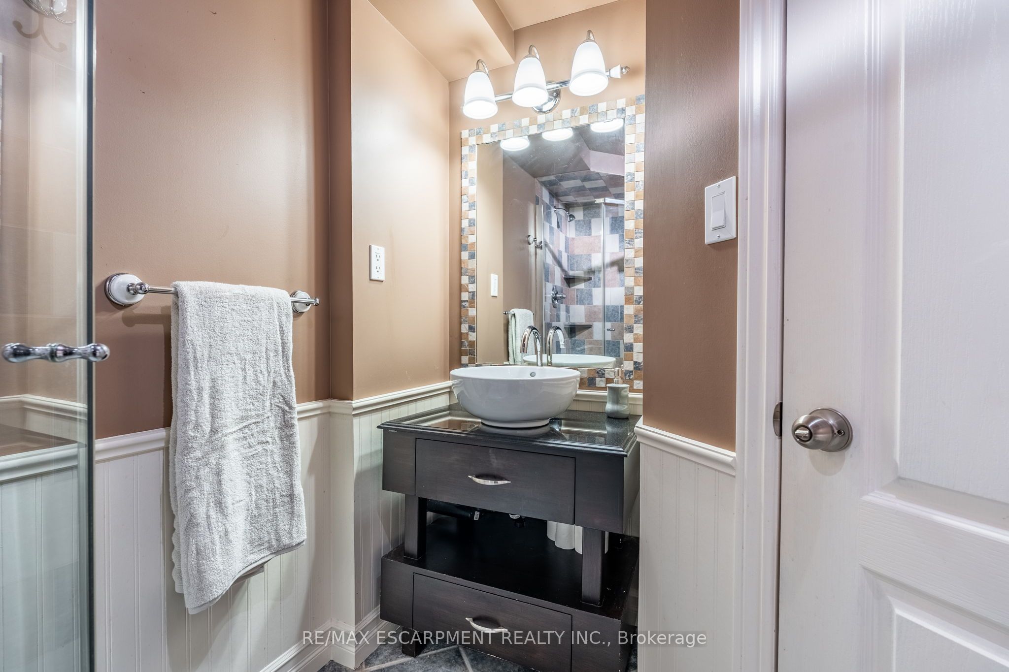 Photo 91 of 17 Tami Crescent, Grimsby, Grimsby West — HOMEH