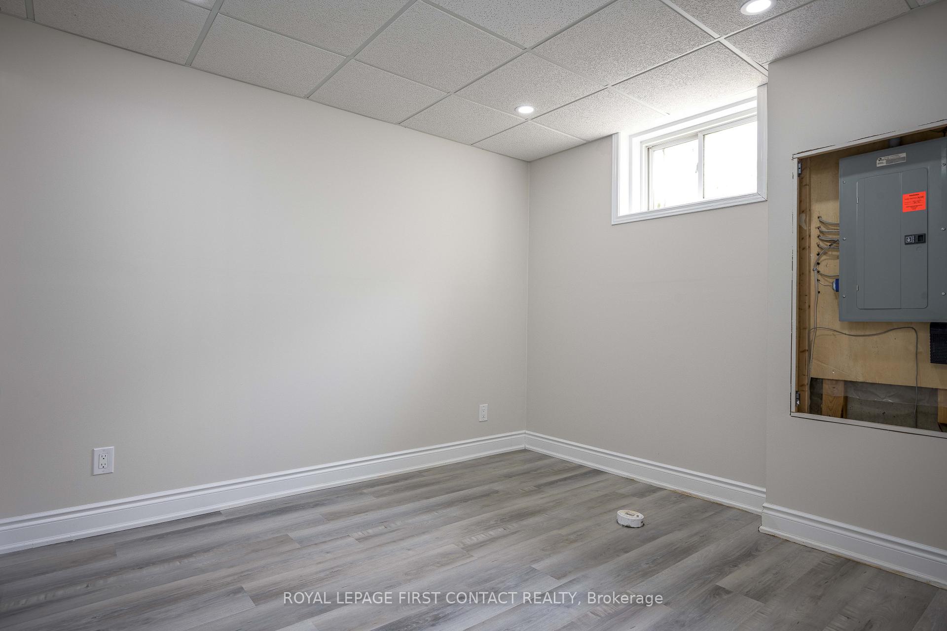 Photo 11 of 12D Marsellus Drive, Barrie, Holly — HOMEH