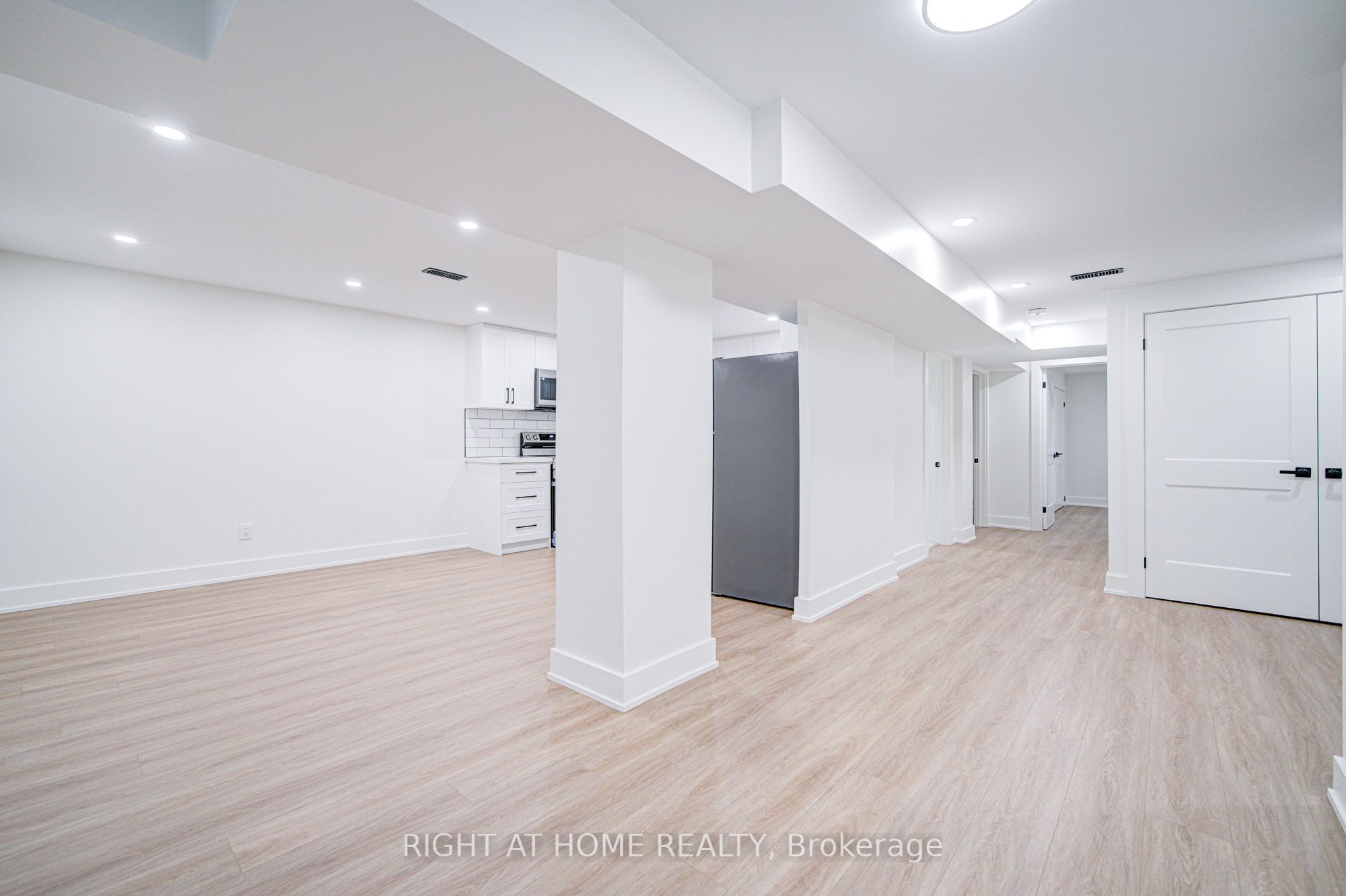 Photo 33 of (LOWER) 705 Glenforest Street, Oshawa, Northglen — HOMEH