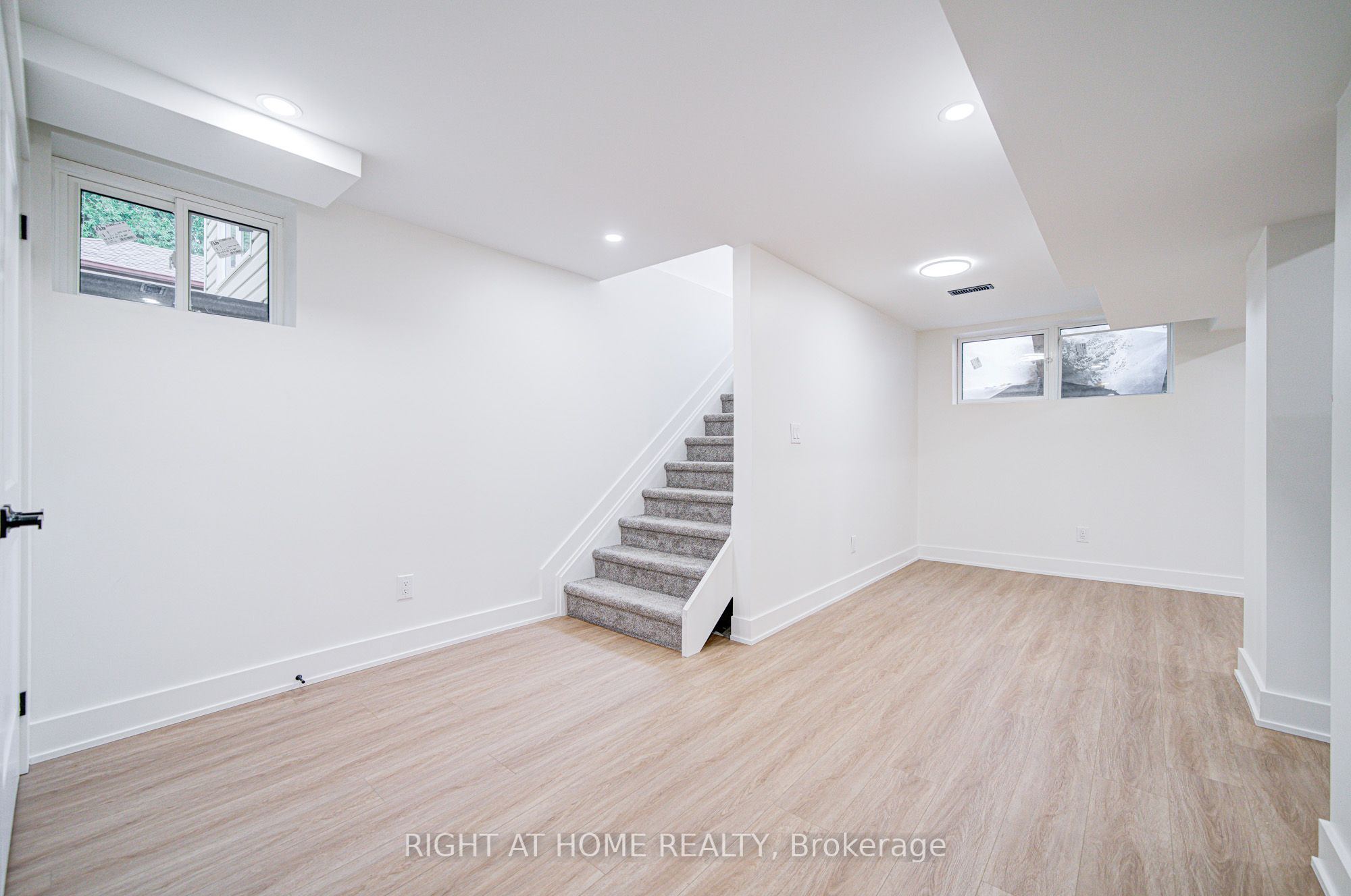 Photo 31 of (LOWER) 705 Glenforest Street, Oshawa, Northglen — HOMEH
