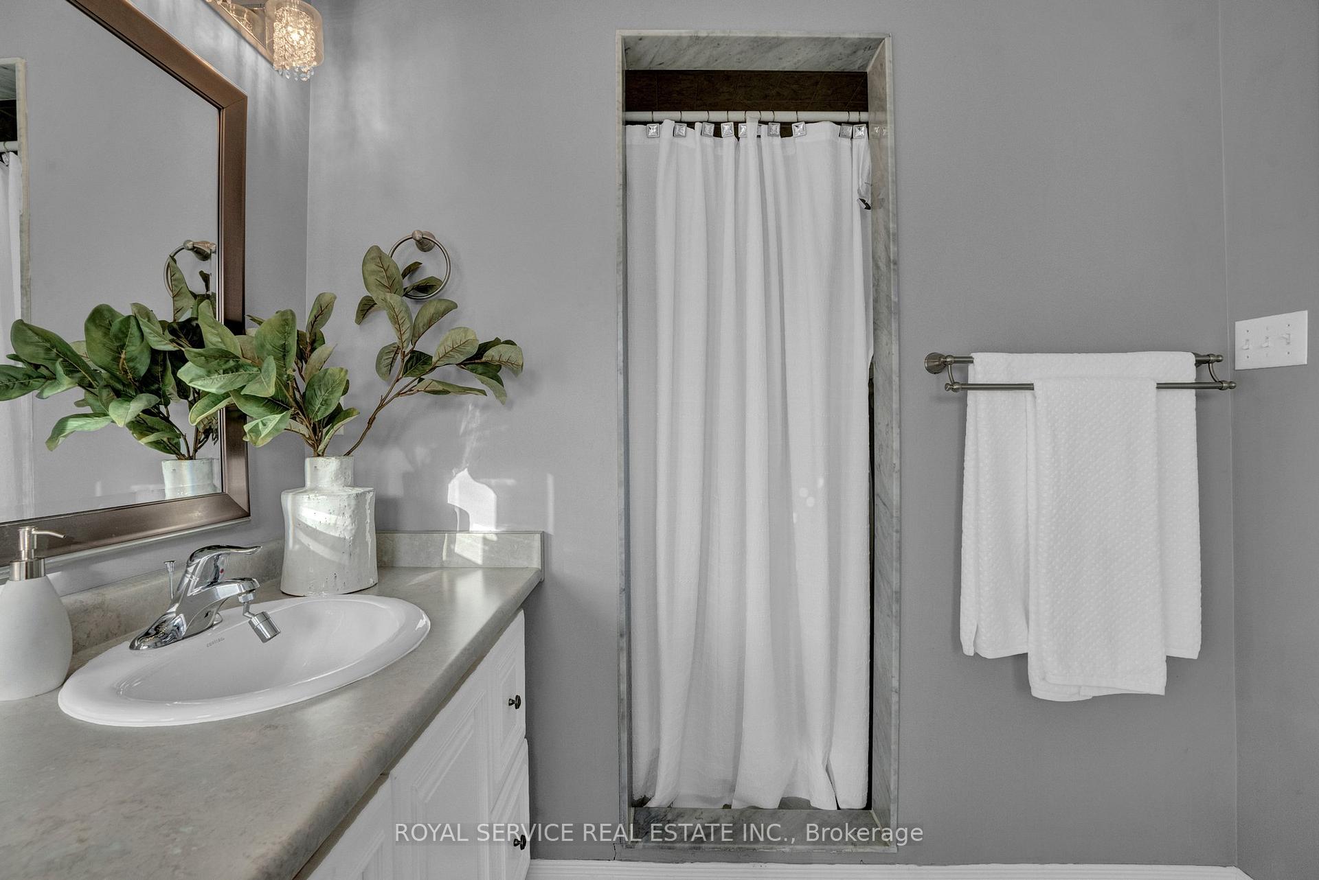 Photo 25 of 24 Ray Richards Street, Clarington, Bowmanville — HOMEH