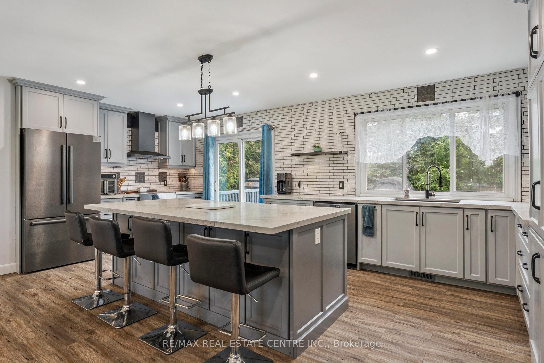 Photo 8 of 24 Gloria Street, Barrie, Sunnidale — HOMEH