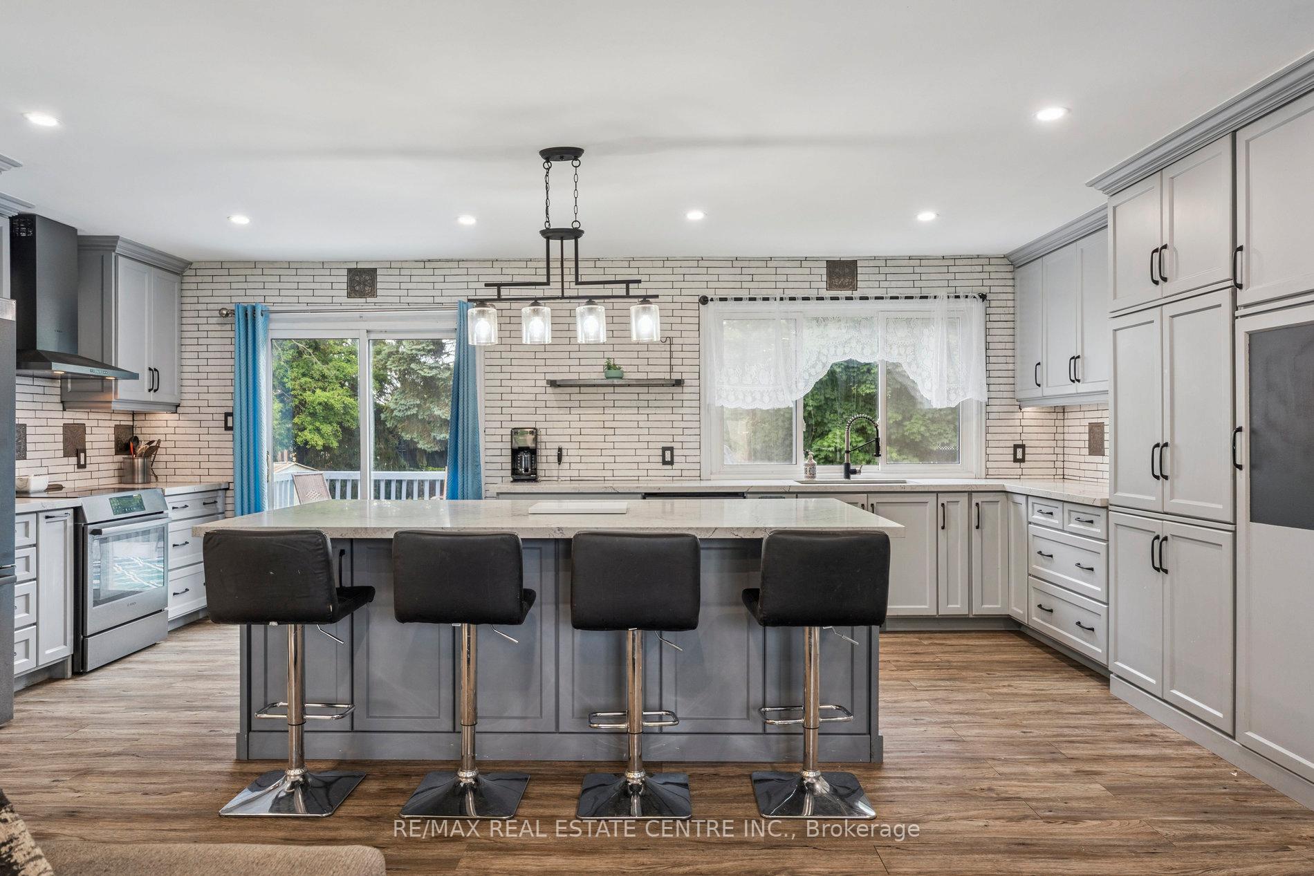 Photo 9 of 24 Gloria Street, Barrie, Sunnidale — HOMEH