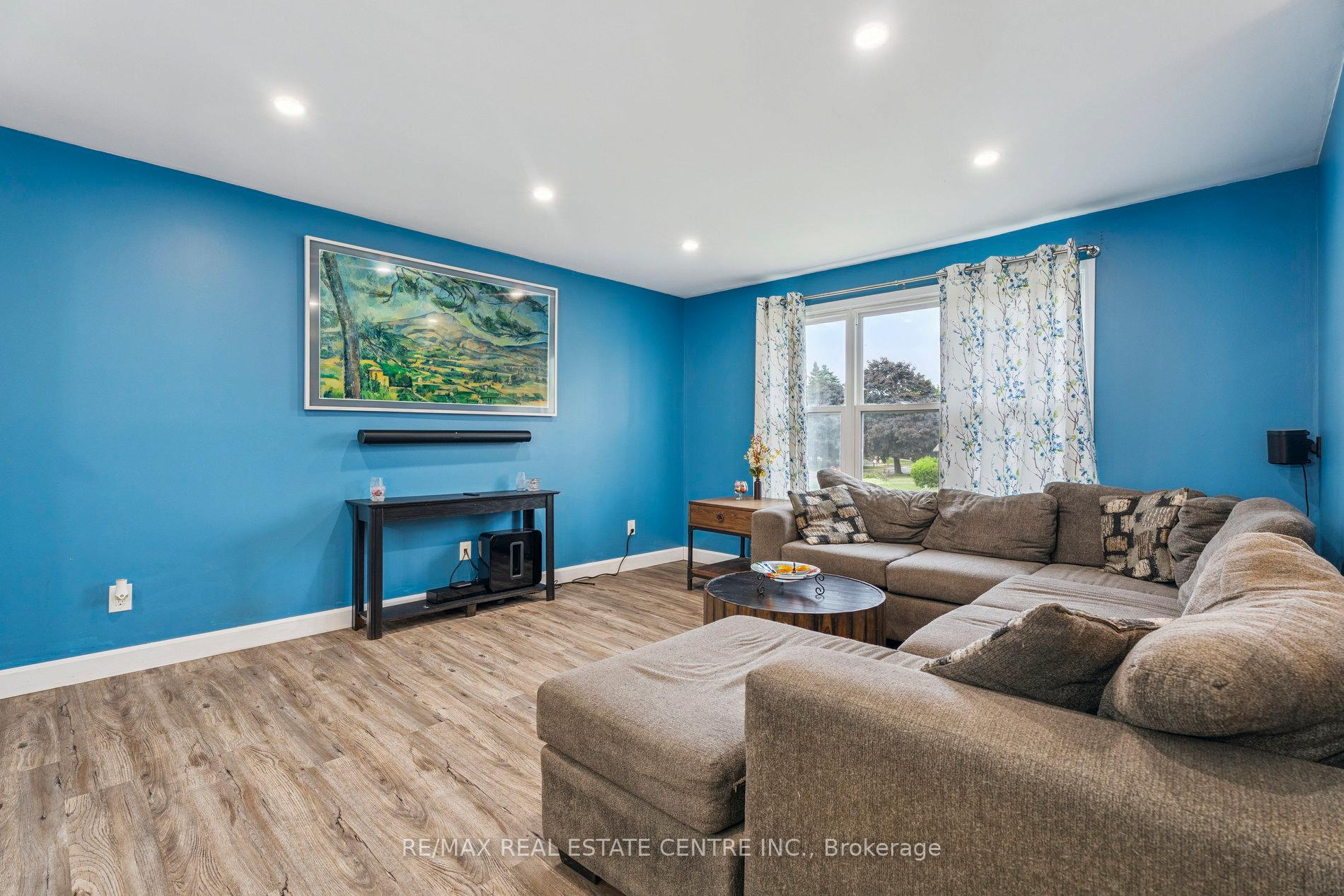 Photo 18 of 24 Gloria Street, Barrie, Sunnidale — HOMEH