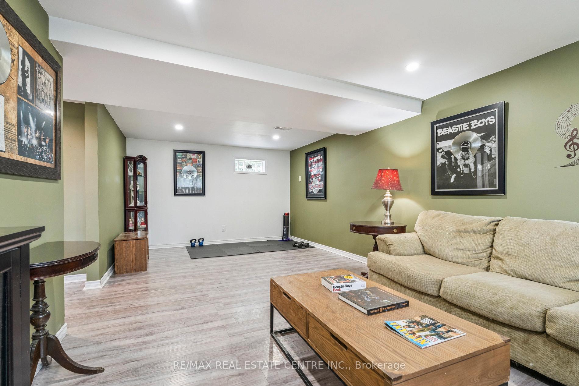 Photo 35 of 24 Gloria Street, Barrie, Sunnidale — HOMEH