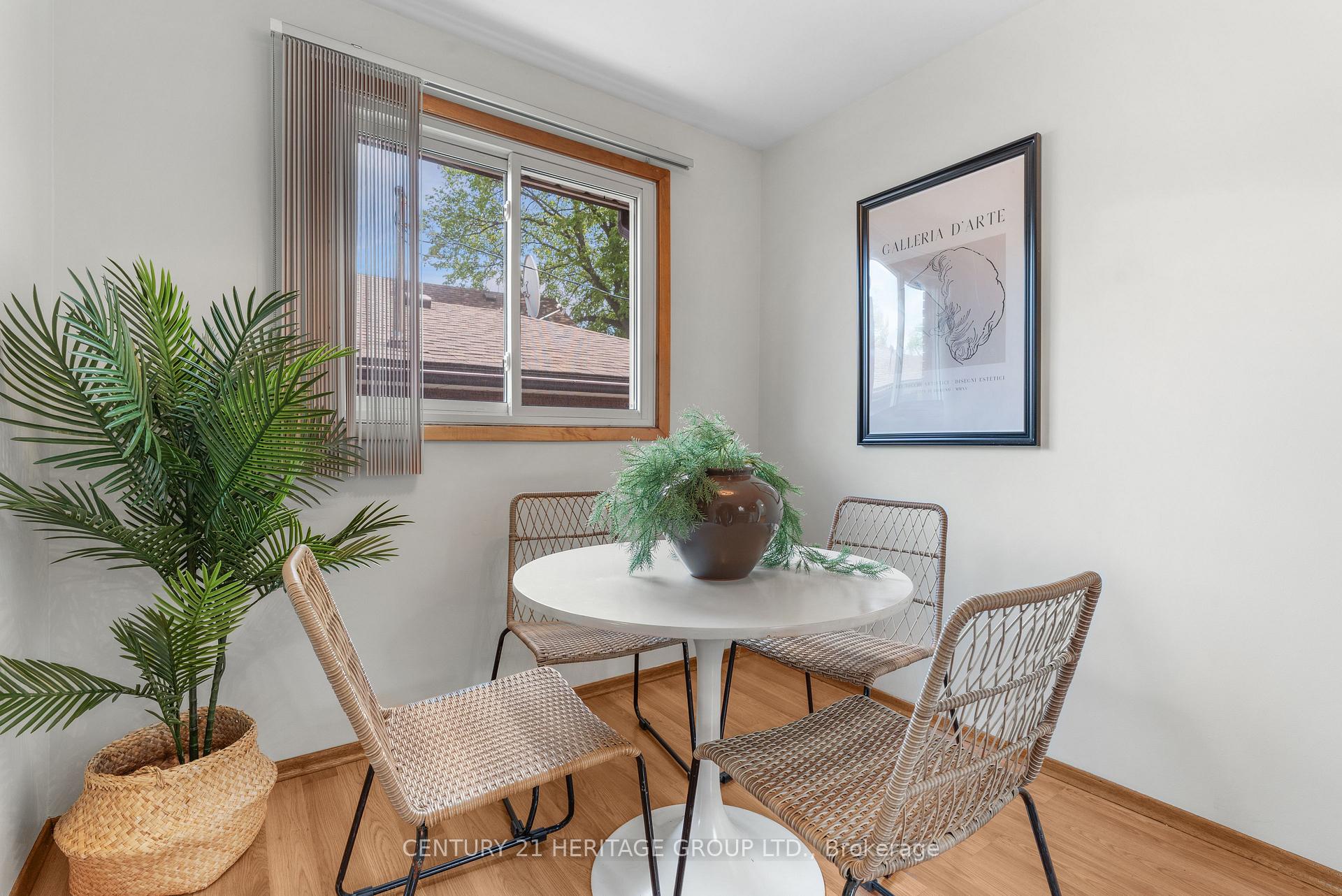 Photo 14 of 133 Picton Street E, Hamilton, North End — HOMEH
