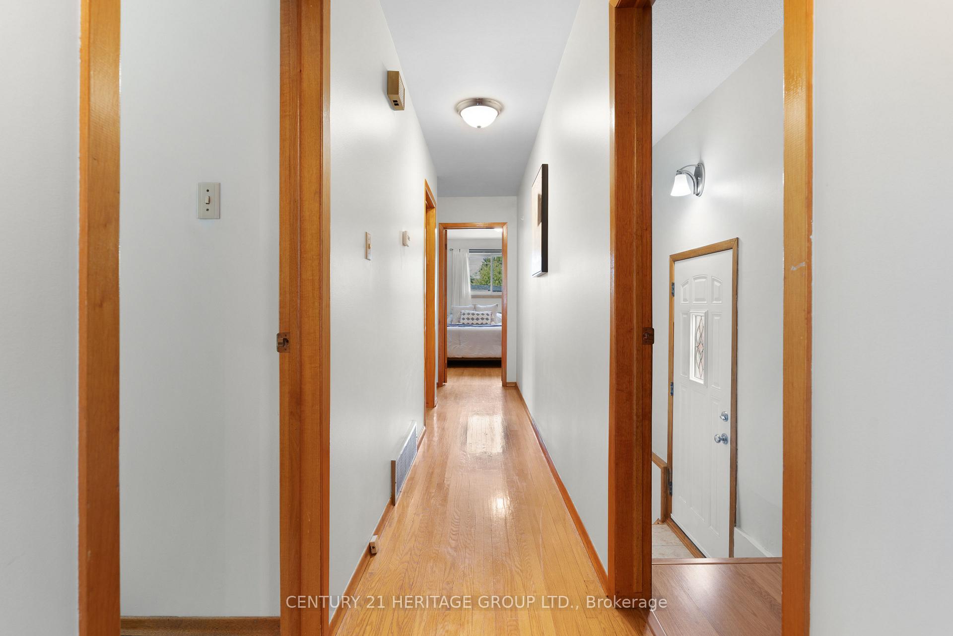 Photo 16 of 133 Picton Street E, Hamilton, North End — HOMEH