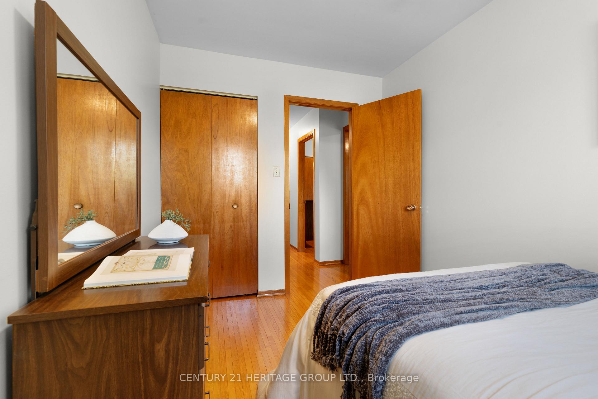 Photo 19 of 133 Picton Street E, Hamilton, North End — HOMEH